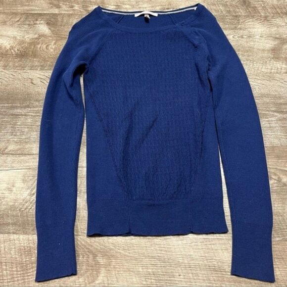 Victorias Secret Long Sleeve Sweater Size Small - Picture 1 of 9